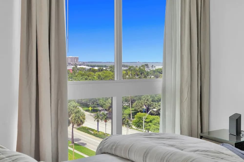 Serene Cozy Retreat with Balcony - photo 8