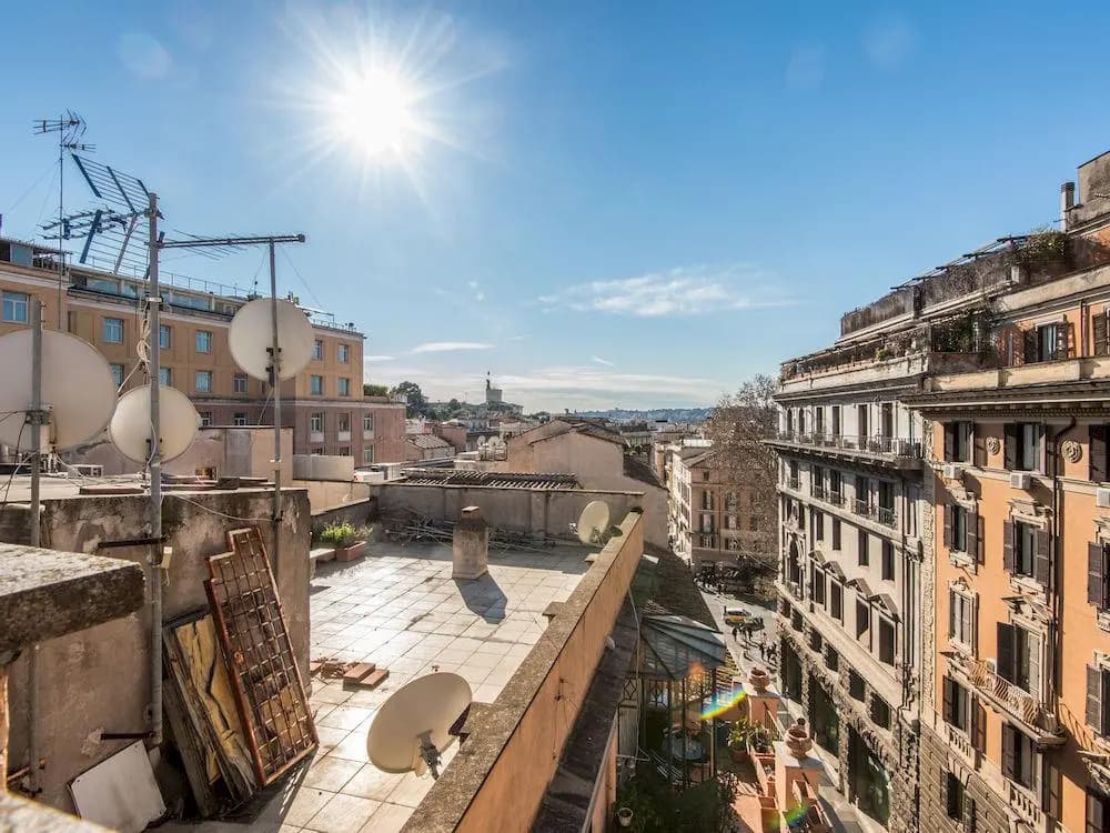 RSH Spanish Steps Luxury Apartment - photo 16