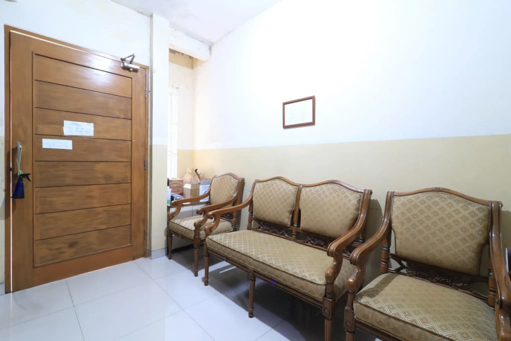 Eiffel Residence Batu Tulis 37 - Female Only - photo 13