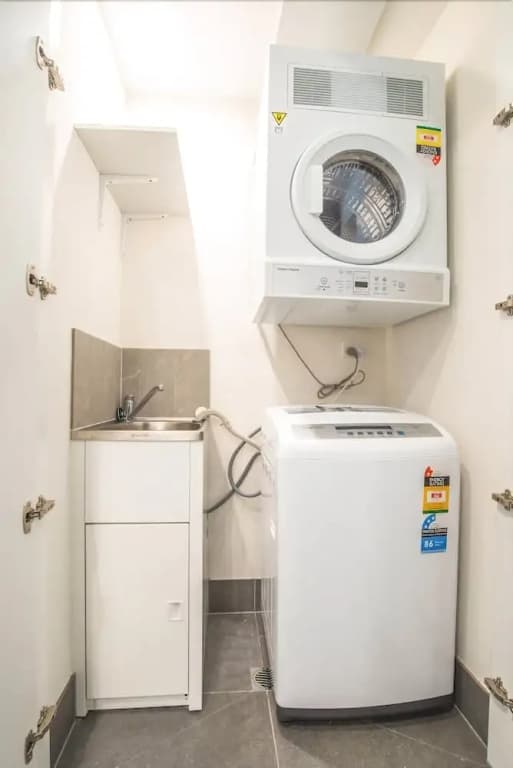 Relaxing Parramatta Apartment With Parking - photo 13