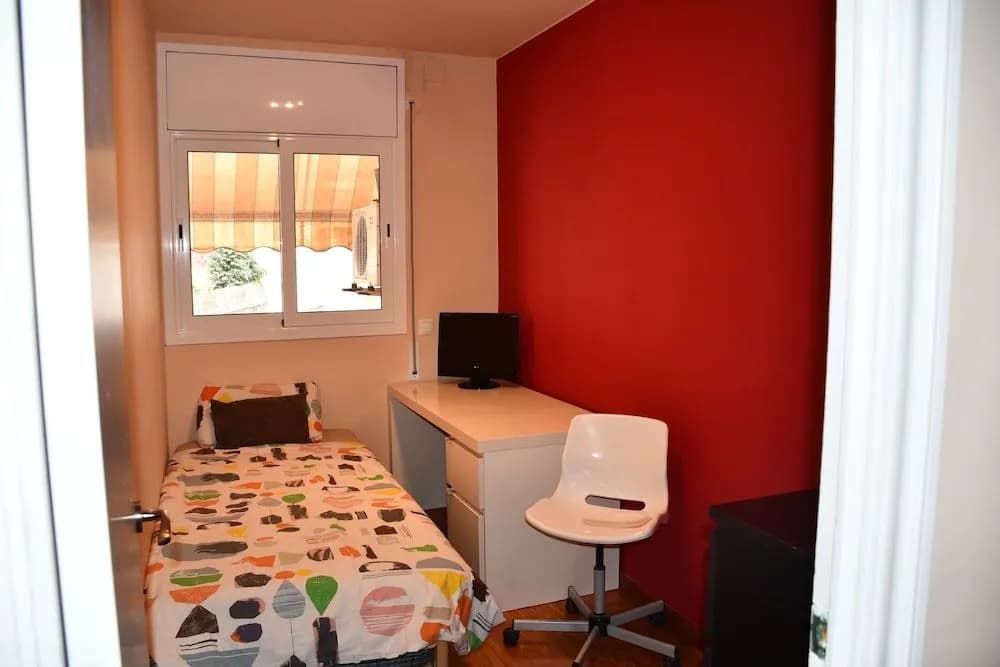 Three Bedroom Apartment in Sants - photo 20