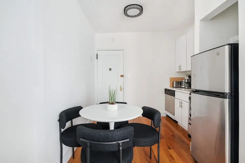 444-4e Contemporary 2BR in Hell s Kitchen - photo 12
