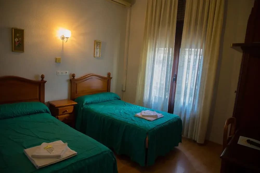 Hostal Lamalonga - photo 6