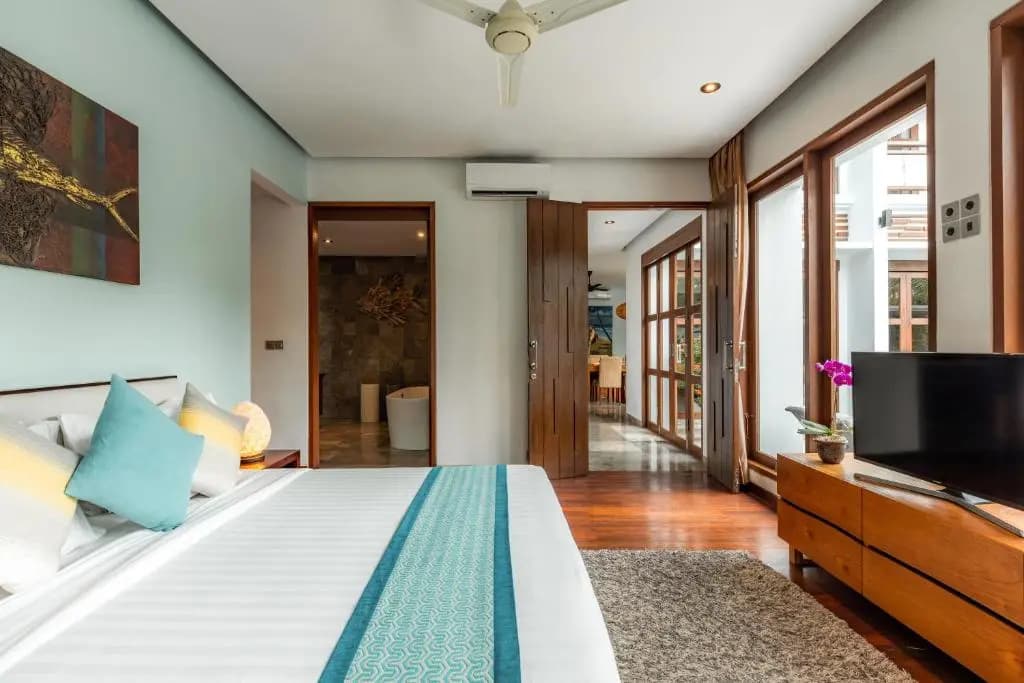 Mary's Beach 4 BR Villa - photo 4