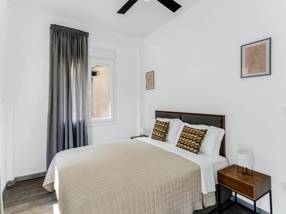 Sanders Center - Cozy Studio Apt With Balcony - photo 2