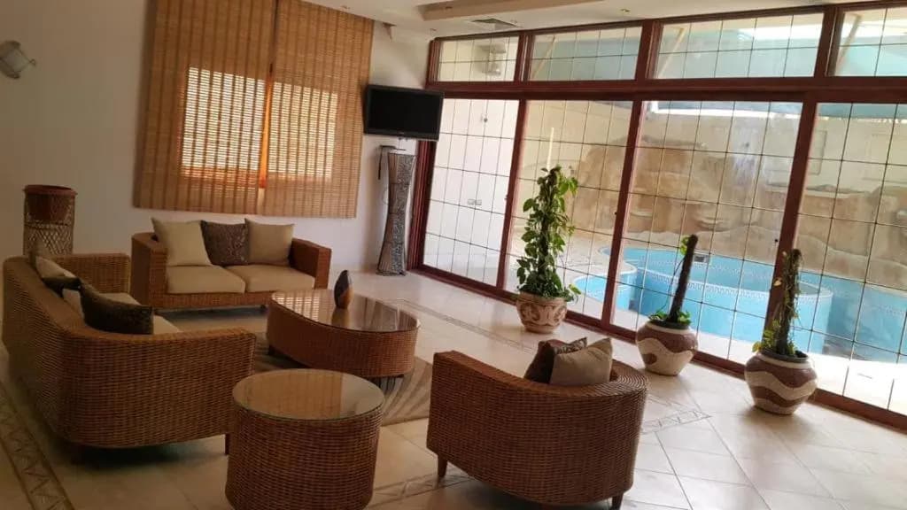 Super luxurious villa with large landscape areas - photo 2