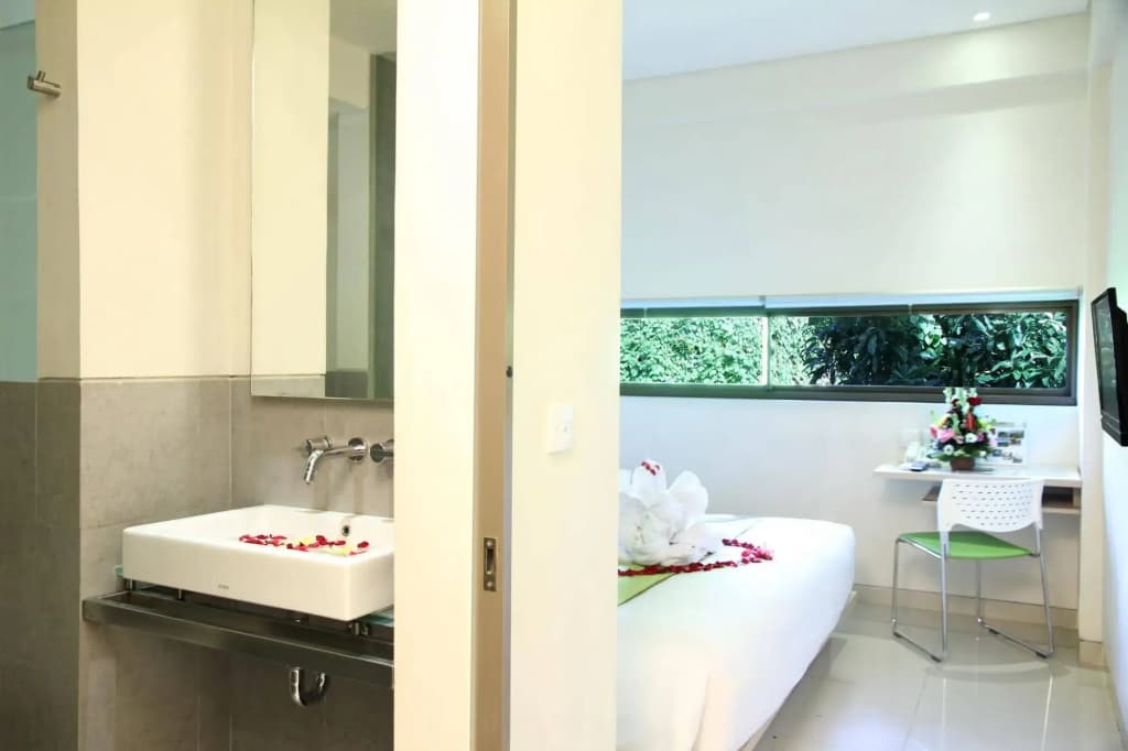 J Hotel Kuta - photo 6
