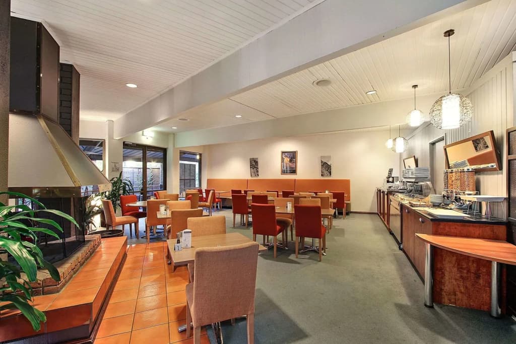 Knox International Hotel & Apartments - photo 26
