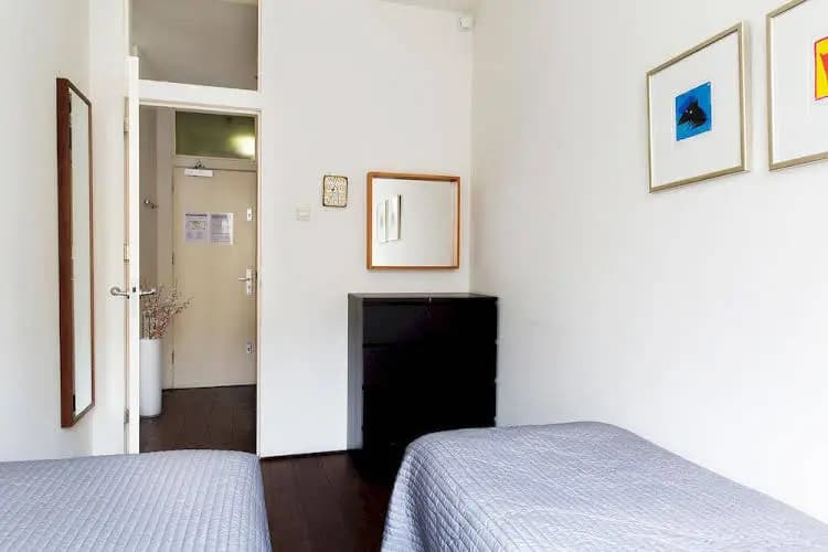 House Management Group Marnix Suites – House - photo 10