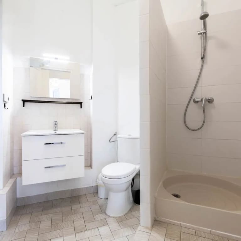 Zola Riverview Great 2 Bedroom in Paris - photo 11