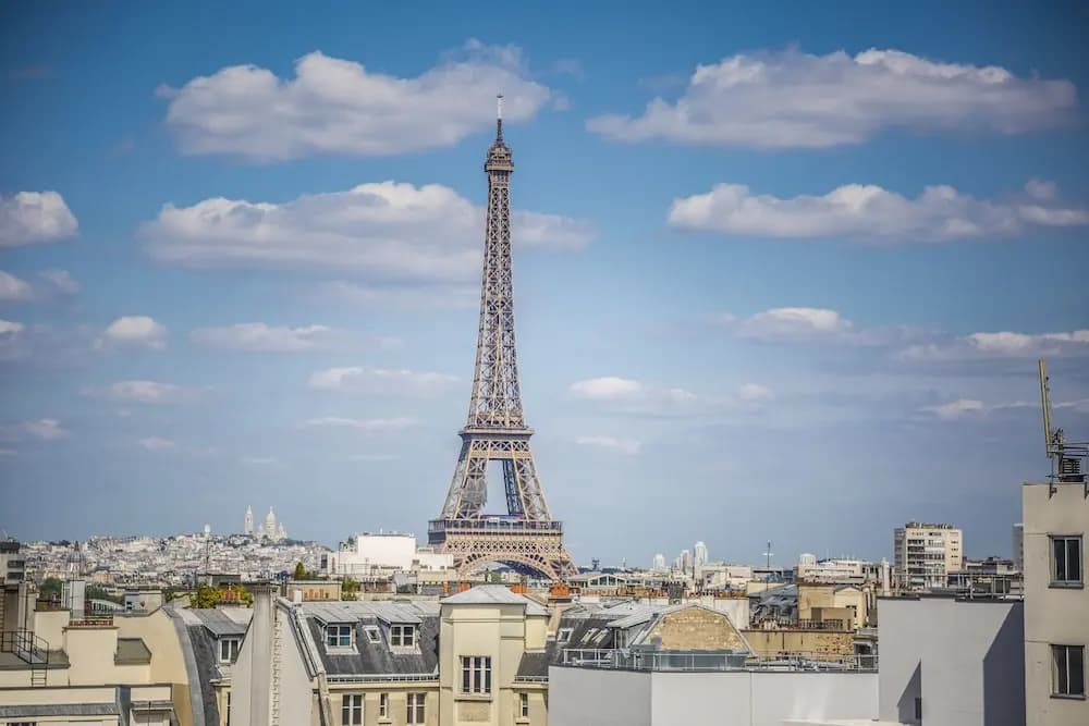 EUROPEA Eiffel Tower View Residence - photo 13