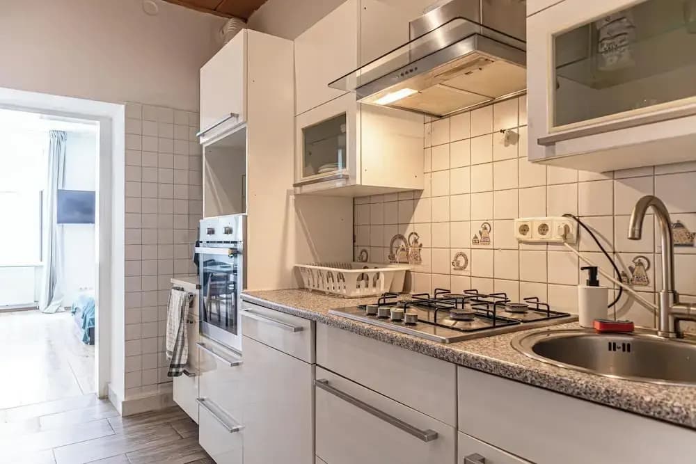 Bright 2BR Flat Near Westbahnhof - photo 8
