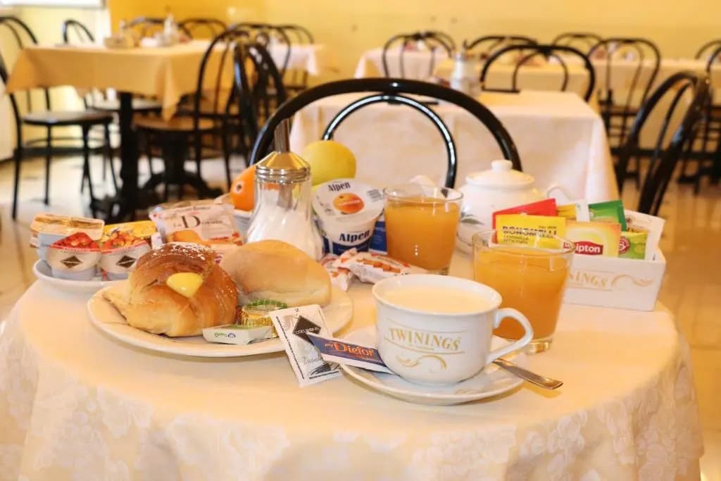 Hotel Cambridge - photo 12