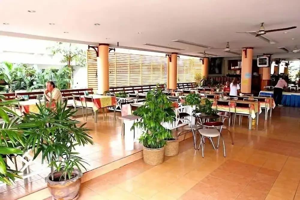 Queen Pattaya Hotel - photo 30