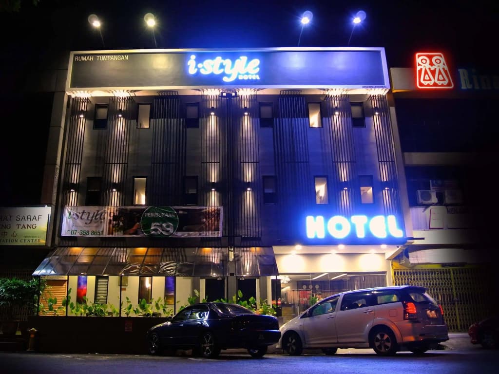 I-Style Hotel - photo 1
