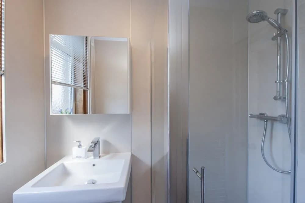 Montgomery Apartments - Stevensons - photo 8