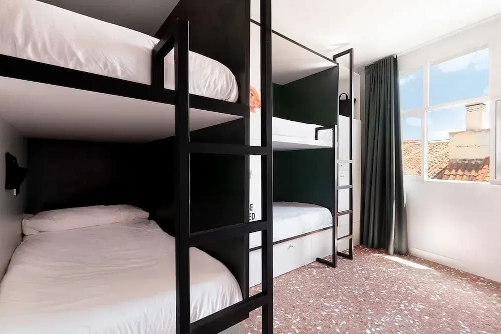2060 The Newton Hostel & Market - photo 7