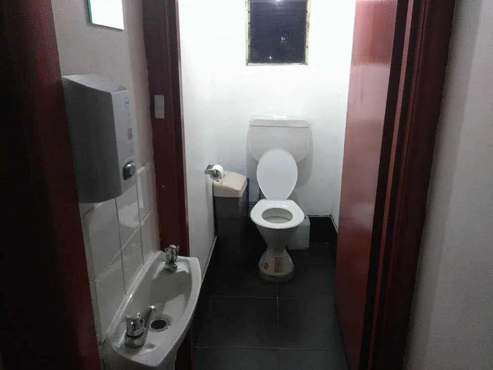 Market Tavern - Hostel and Bar - photo 24