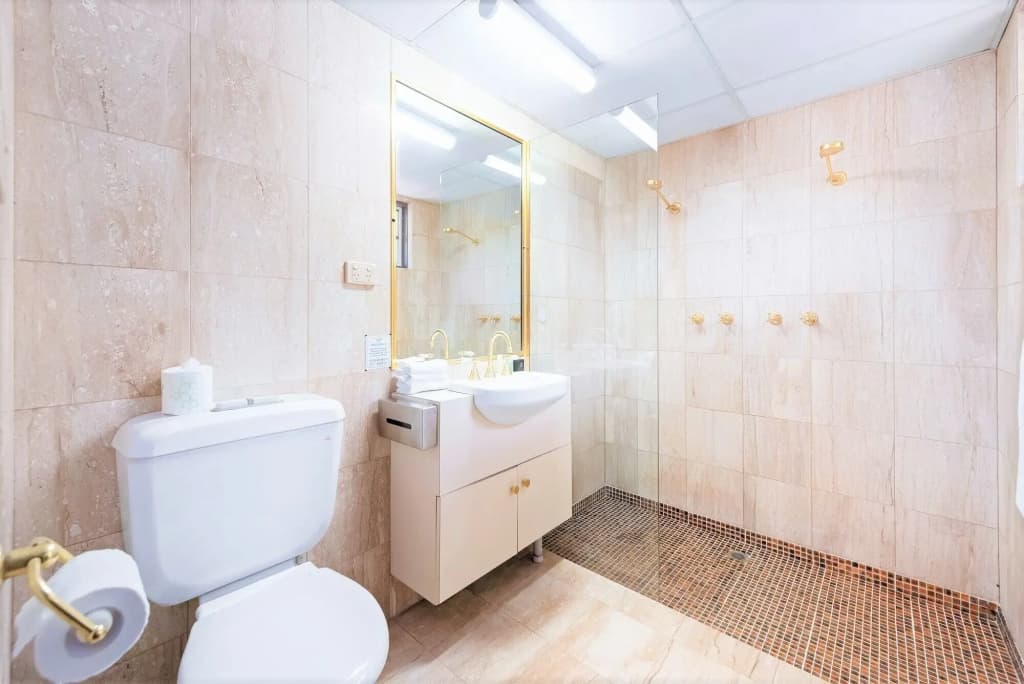 Eltham Gateway Hotel - photo 9