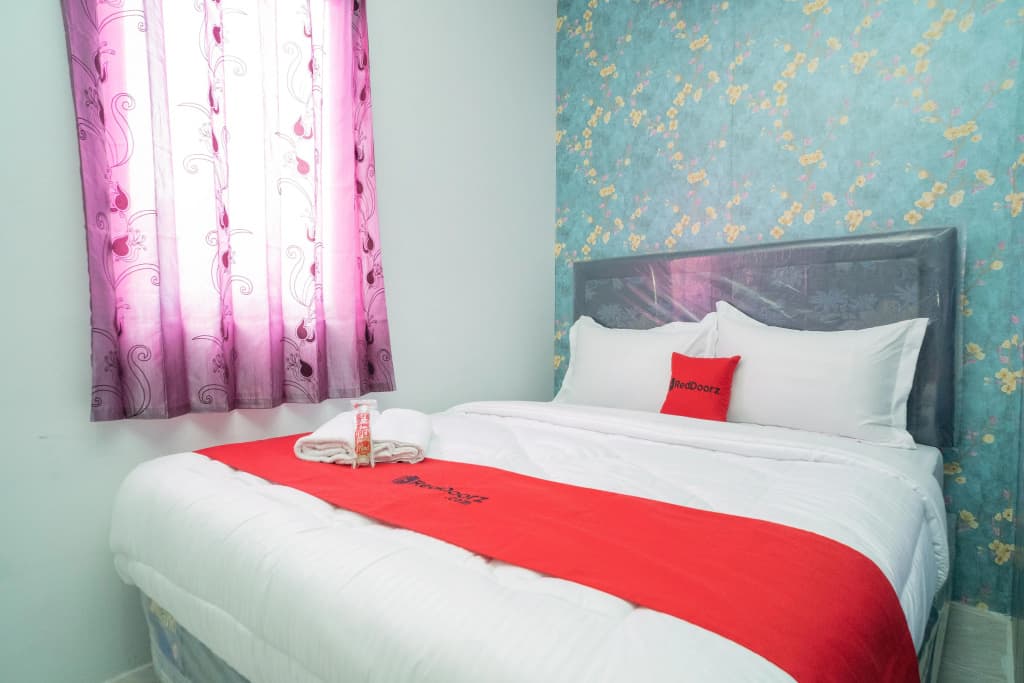 RedDoorz Plus near ITC Cempaka Mas 2 - photo 2