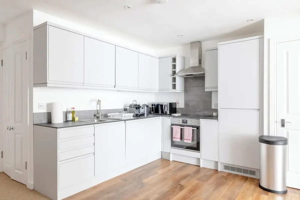 Beautifully Refurbished 2BD Flat- Clapham - photo 11