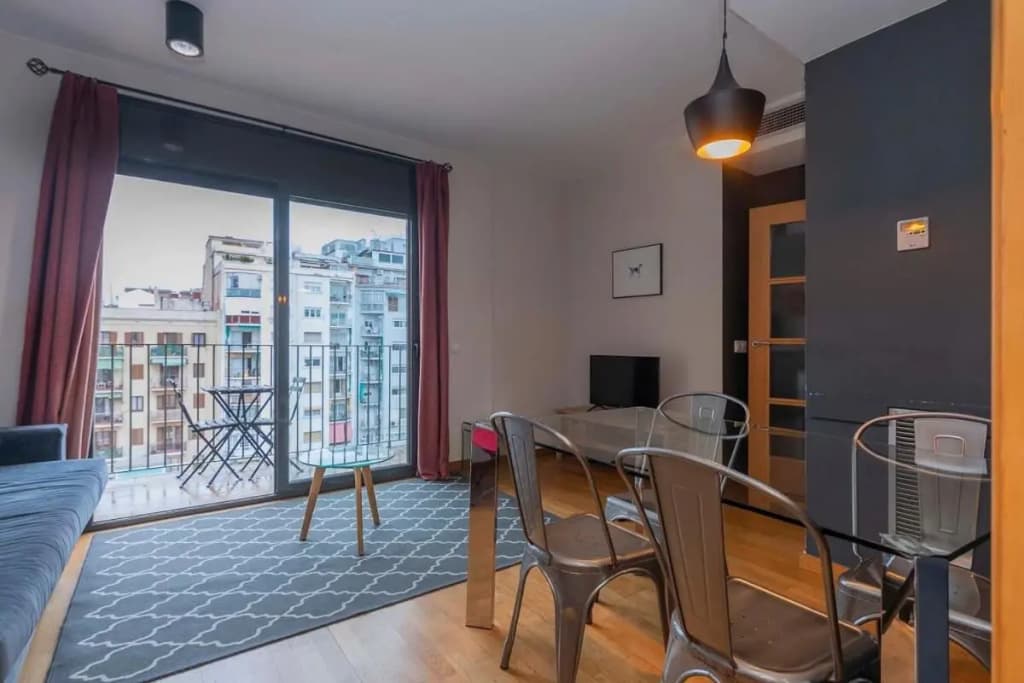 Modern and bright apartment in Eixample 5-1 - photo 2