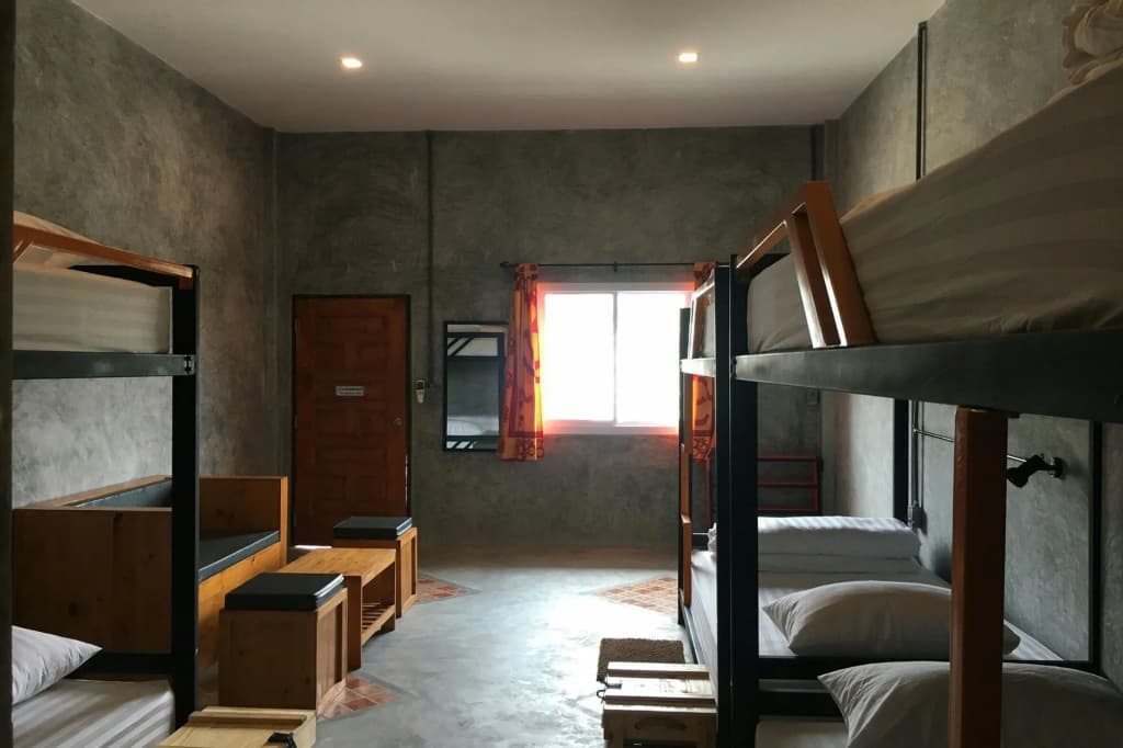 Sirah Hometel - Hostel - photo 8