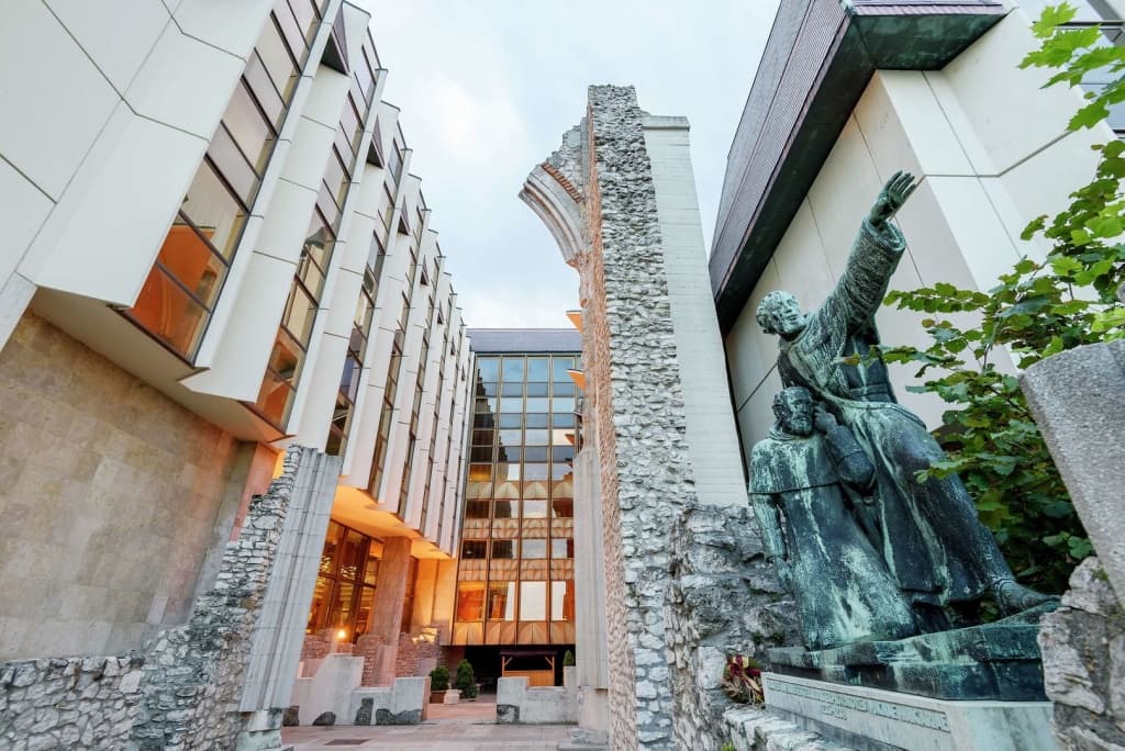 Hilton Budapest - photo 1