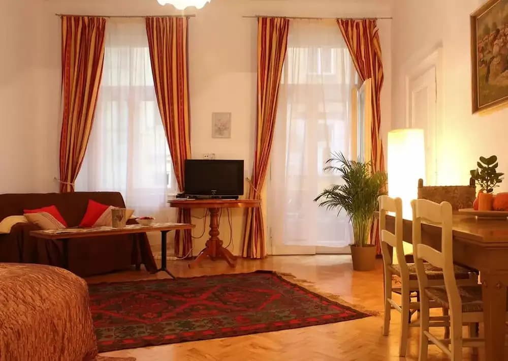 Bohemia Antique Apartment - photo 3