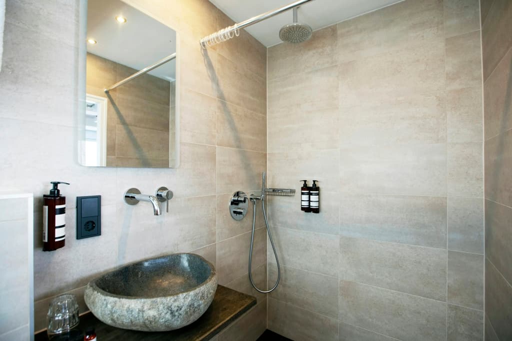 Quentin Leidse Square Hotel - photo 10