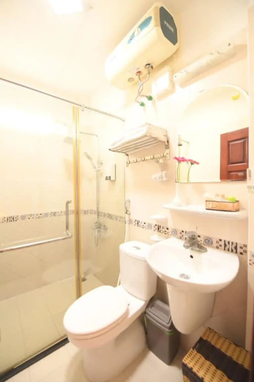 Holiday Lakeview Hotel - photo 9