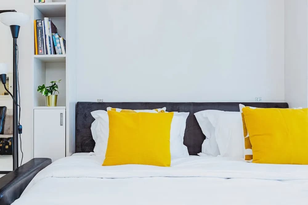 Waves - Chic Studio With Balcony Overlooking City Views - photo 2