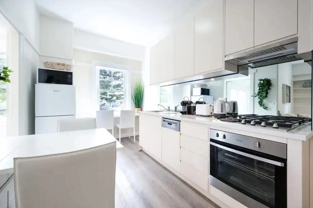 Snug 1-bed Unit Across From Bondi Beach - photo 10