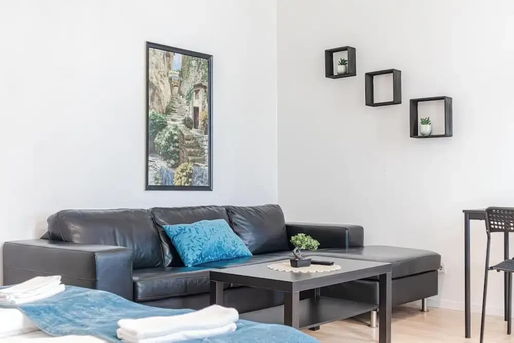 Stylish 1BR Apartment Meidling Center - photo 5