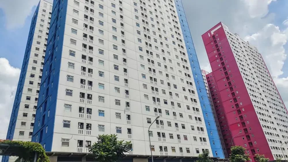 Comfort And Big 1Br At Green Pramuka City Apartment - photo 1