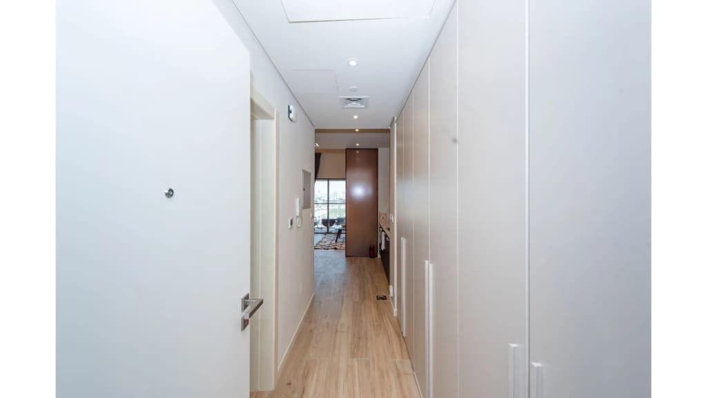 Brand new studio with balcony at Park View - photo 6