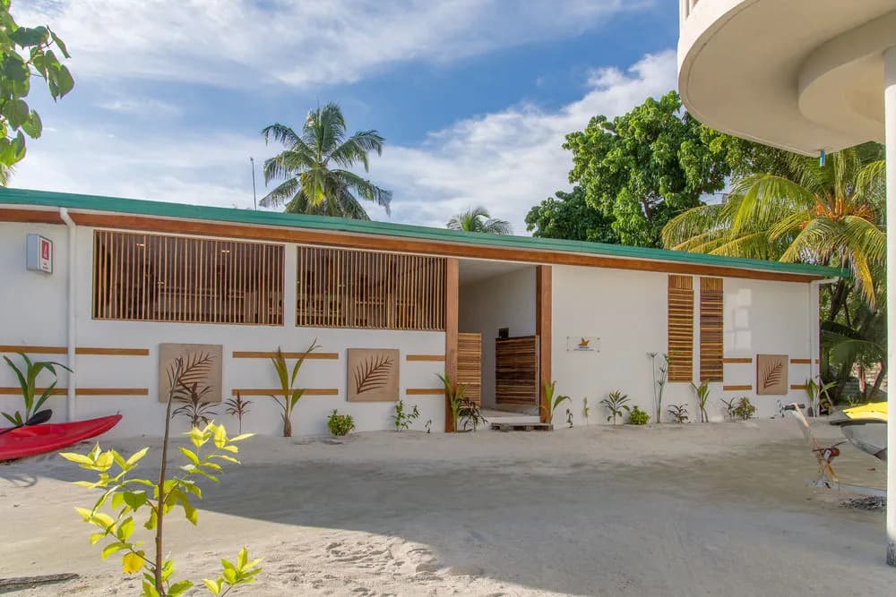 Dhiffushi White Sand Beach Hotel - main photo
