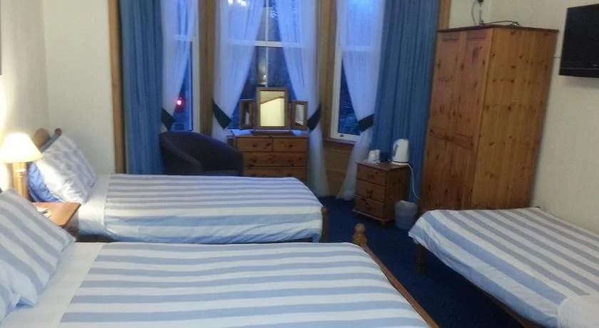 Smiths Guest House - photo 3