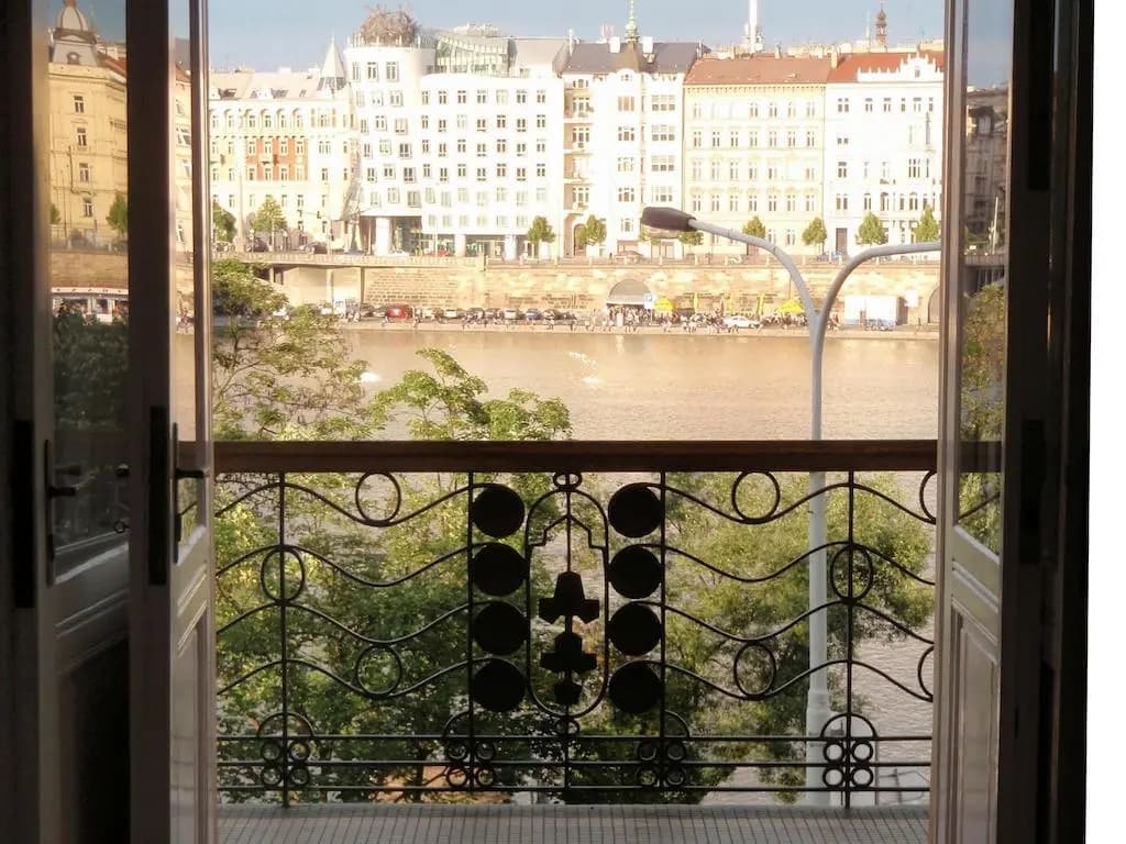 Riverfront Apartment - photo 7