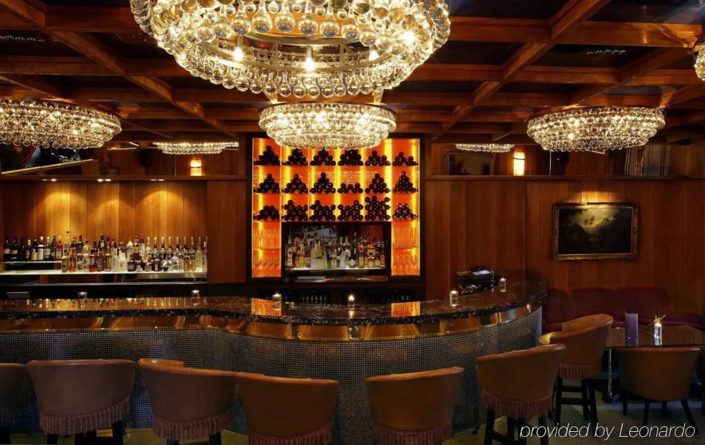 The Kensington Hotel - photo 18