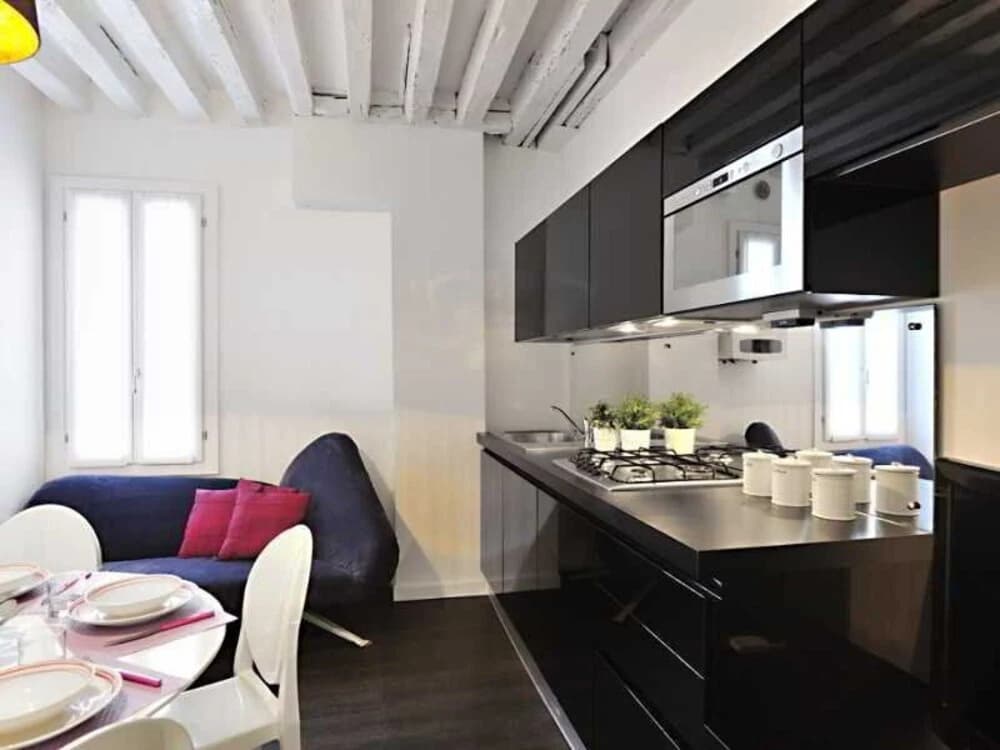 Art Deco Apartment - photo 13