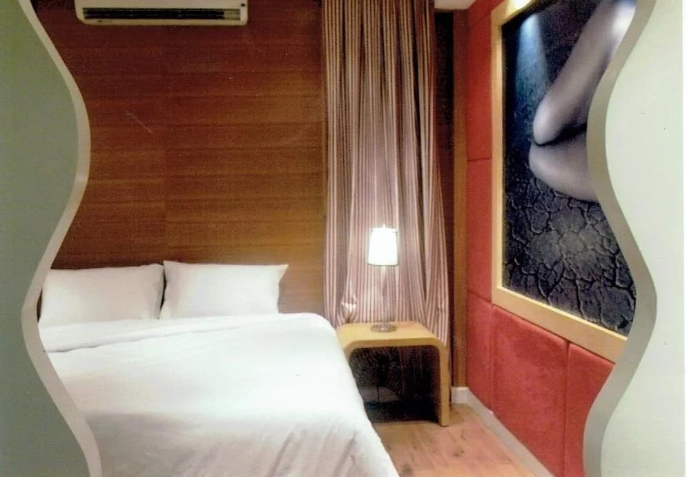 Strand Inn Hotel - main photo