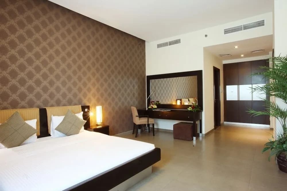 First Royal Hotel Apartment - photo 3