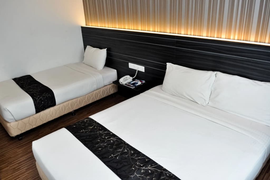 Signature Hotel - photo 2