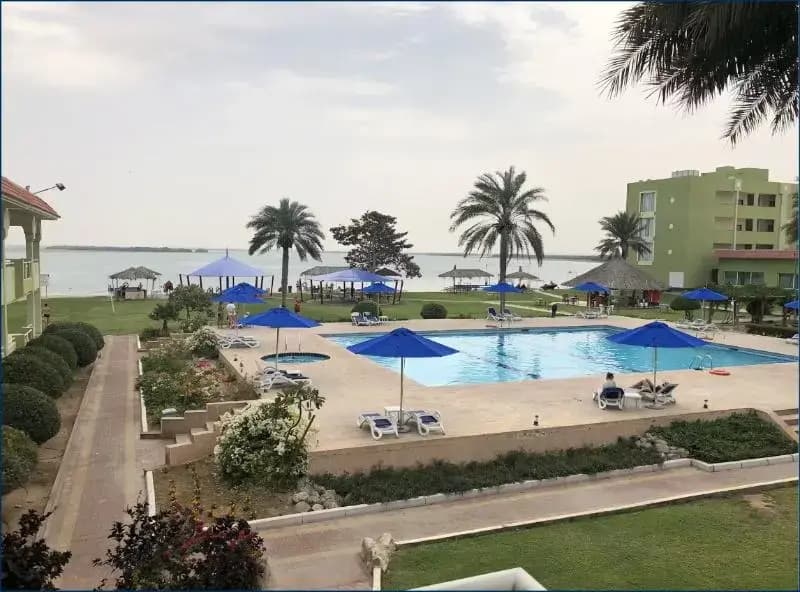 Flamingo Beach Hotel - photo 2
