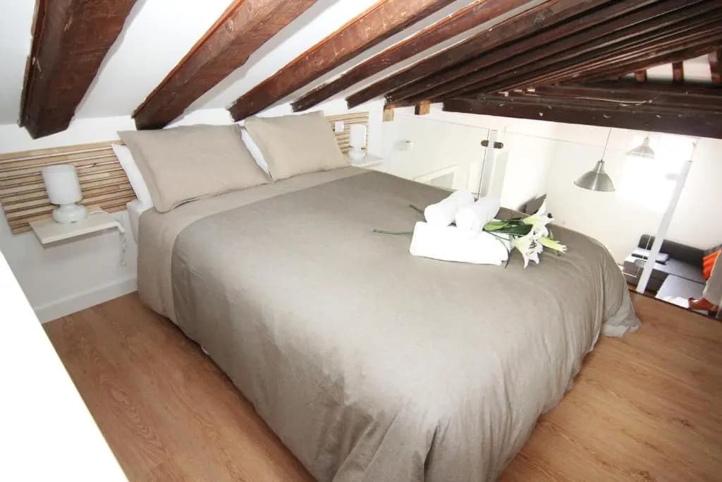 Apartamento atico en Puerta del Sol - photo 4