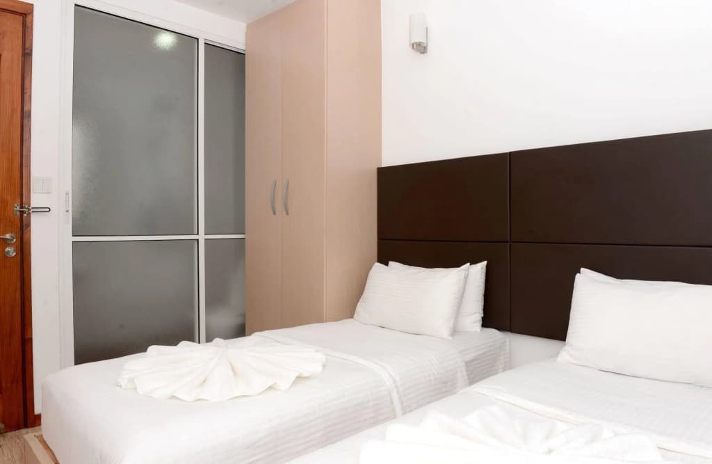 Express Inn - photo 5