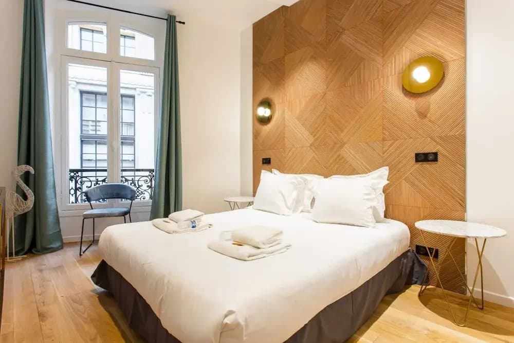 Luxury on the Champs-elysees: Prestigious, 10P 5BR - photo 1