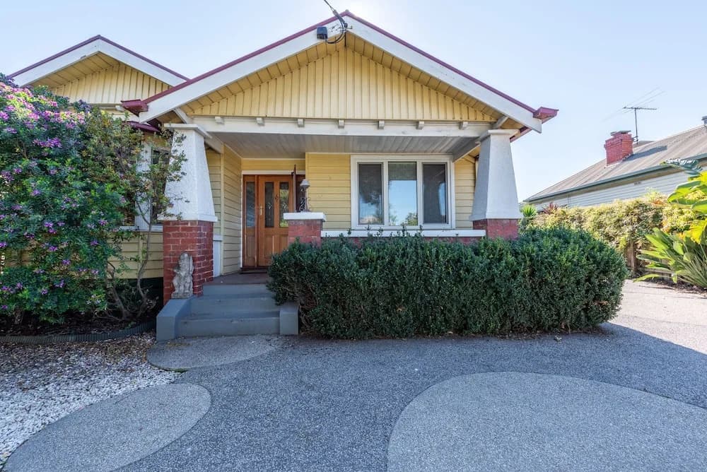 Gorgeous family retreat next to the CBD - photo 15