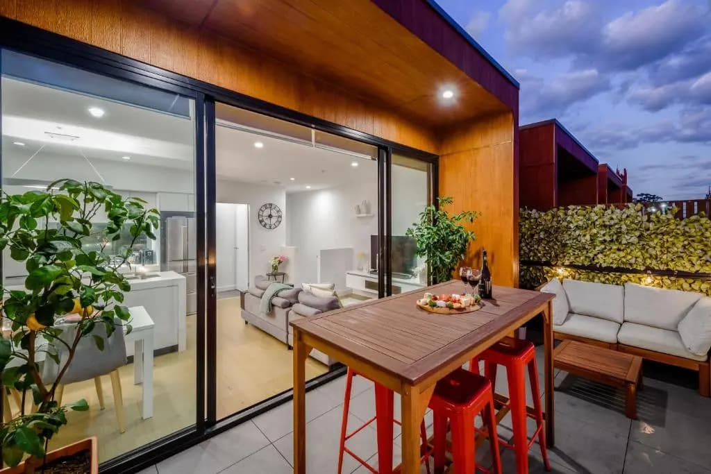 StayCentral Northcote Townhouse With Study - photo 15